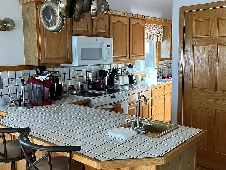 Sycamore Rd — Photo 20