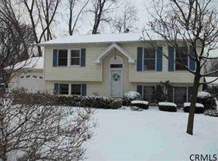 18 Dowling Rd, Albany, NY 12205