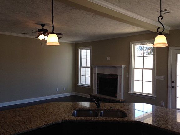 4th image of 4007 Stowe Dr