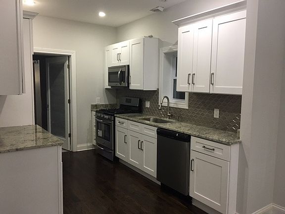 4th image of 1420 N Lawndale Ave