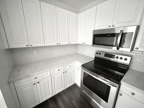 5th image of 255 Evernia St #41