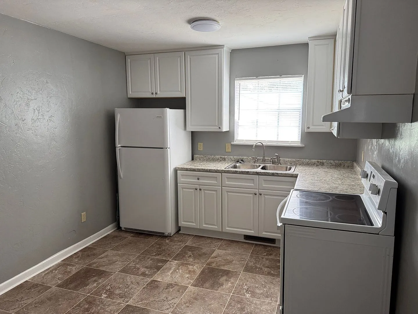 3bed/1bath Home Off Crowder Rd — Photo 4