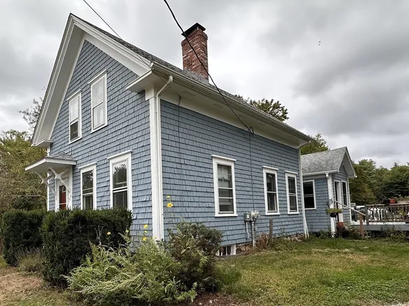 184 Rocky Meadow St, Middleboro, MA 02346