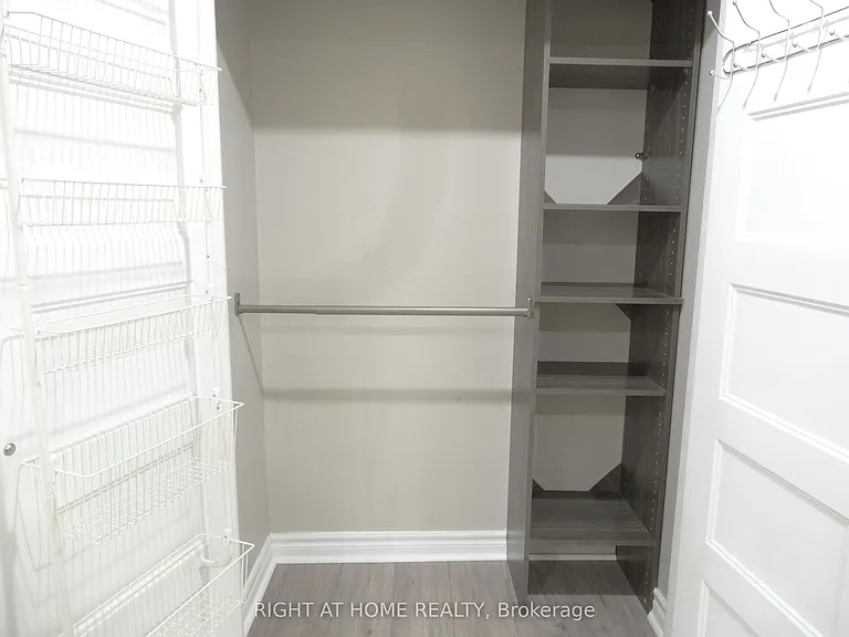 39 Devondale St #LOWER LEVEL — Photo 17