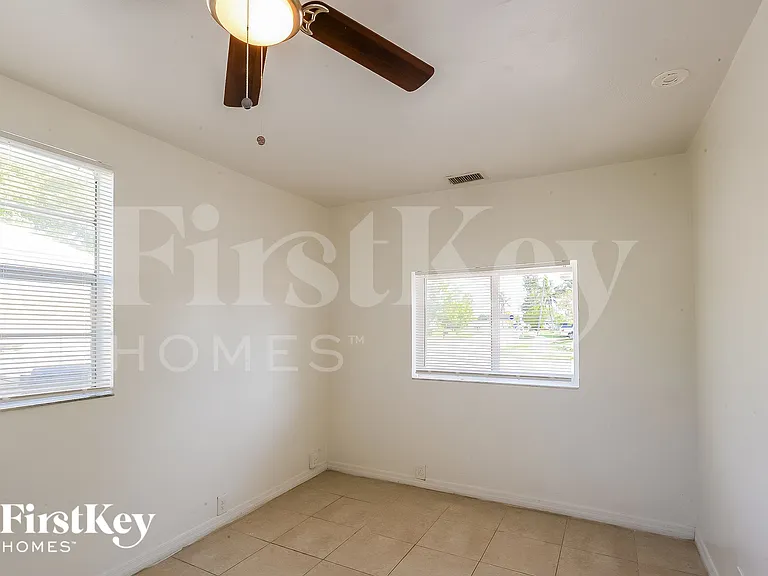 6820 SW 16th Ct — Photo 12