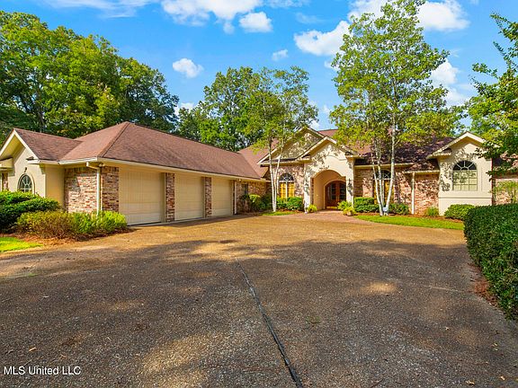 2nd image of 373 Chapel Hill Rd