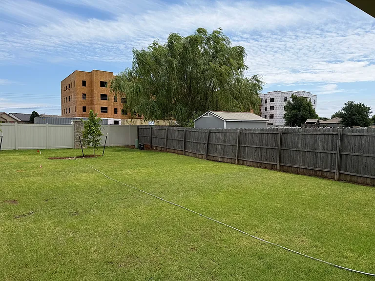 18304 Camborne Ave — Photo 29