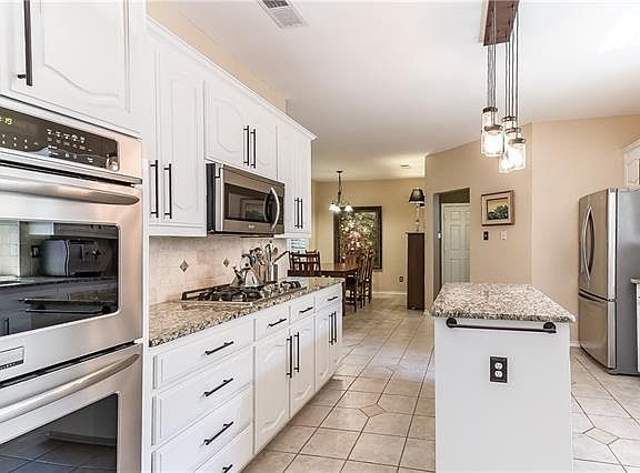 2nd image of 12004 Primrose Ln