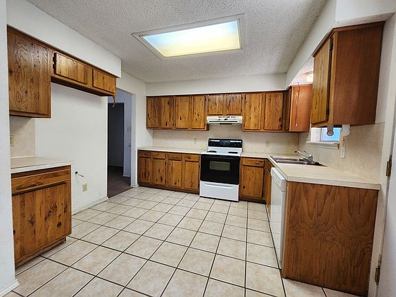 5th image of 1316 Summerwood Dr