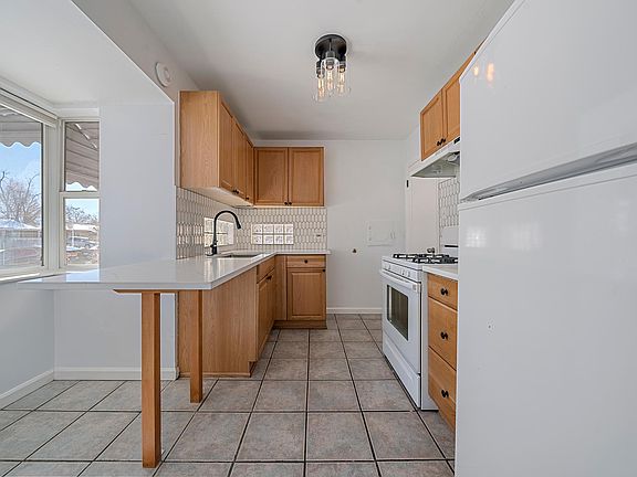 5th image of 3591 Newport St