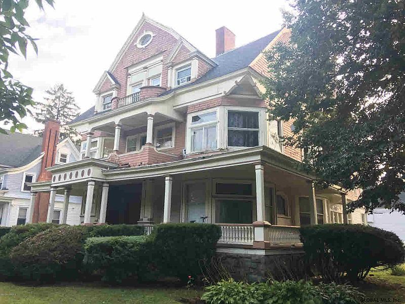 2nd image of 190 Ridge Street