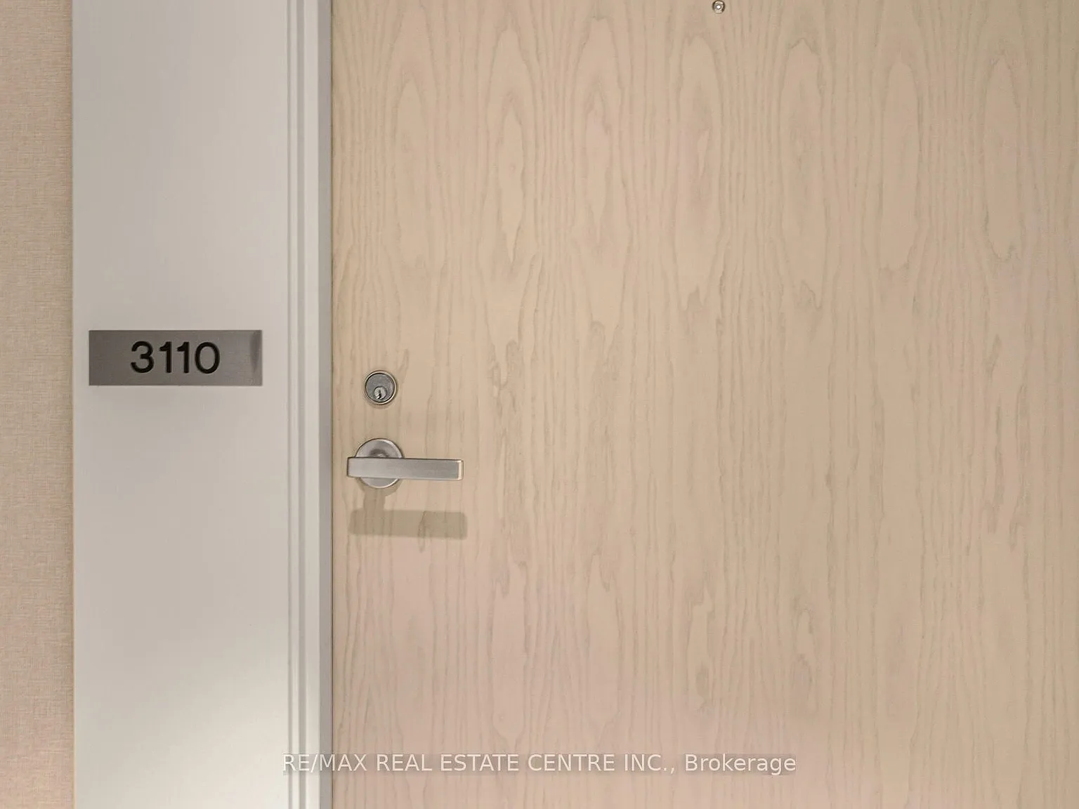Studio, $1,999 — Photo 4