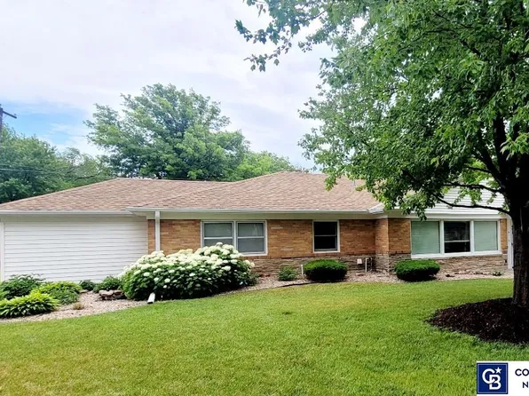 16 Arbor Hts, York, NE 68467