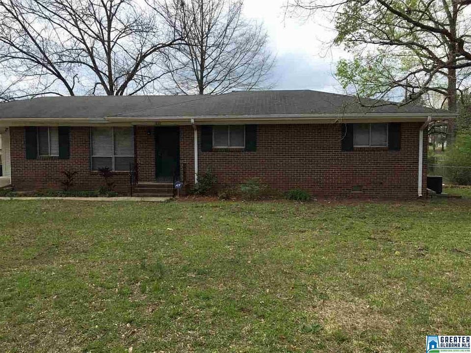 2nd image of 1832 Maplecrest Ln