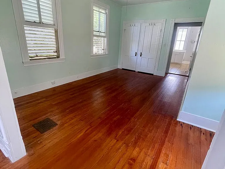 613 Church St — Photo 2