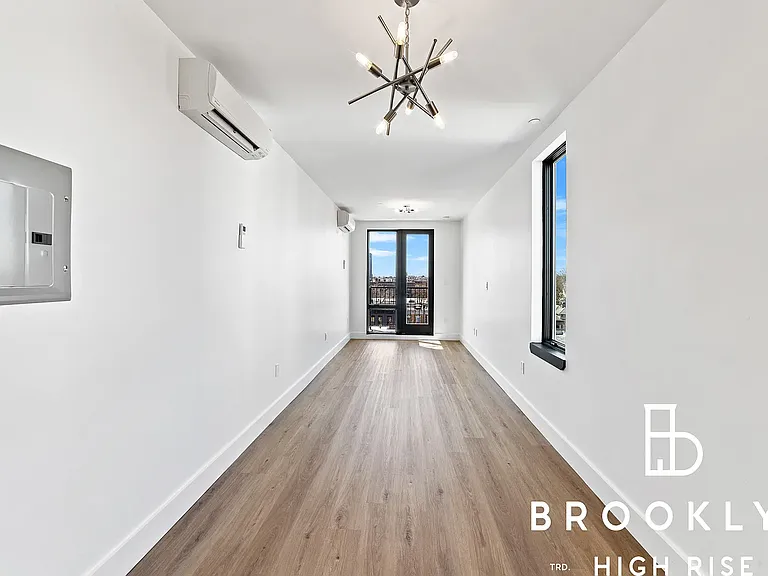 1286 New York Ave #5B — Photo 3