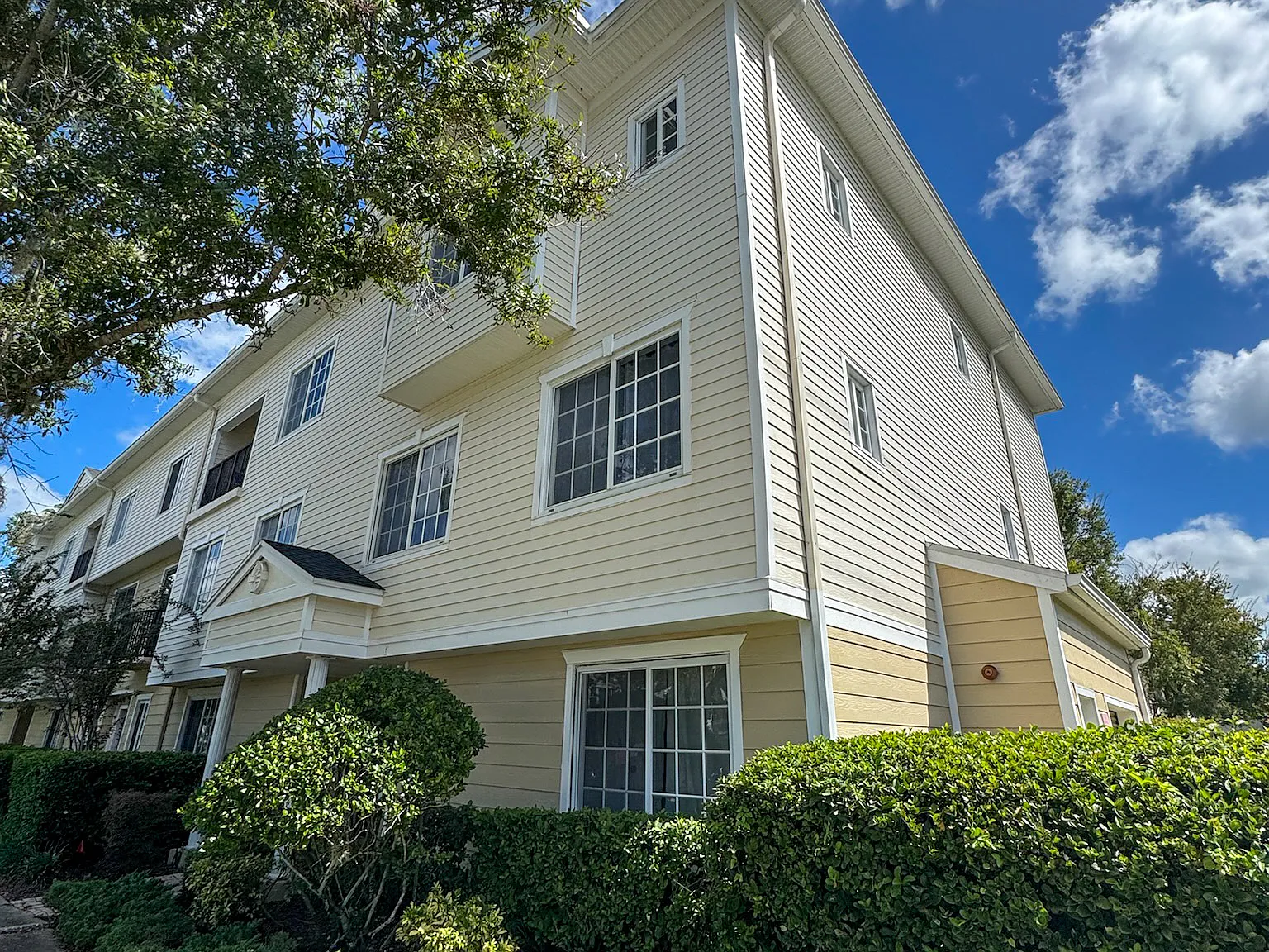 4 bed, 2281 sqft, $4,495 — Photo 1