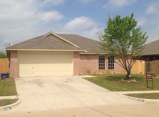 536 Denise St, Saginaw, TX 76179