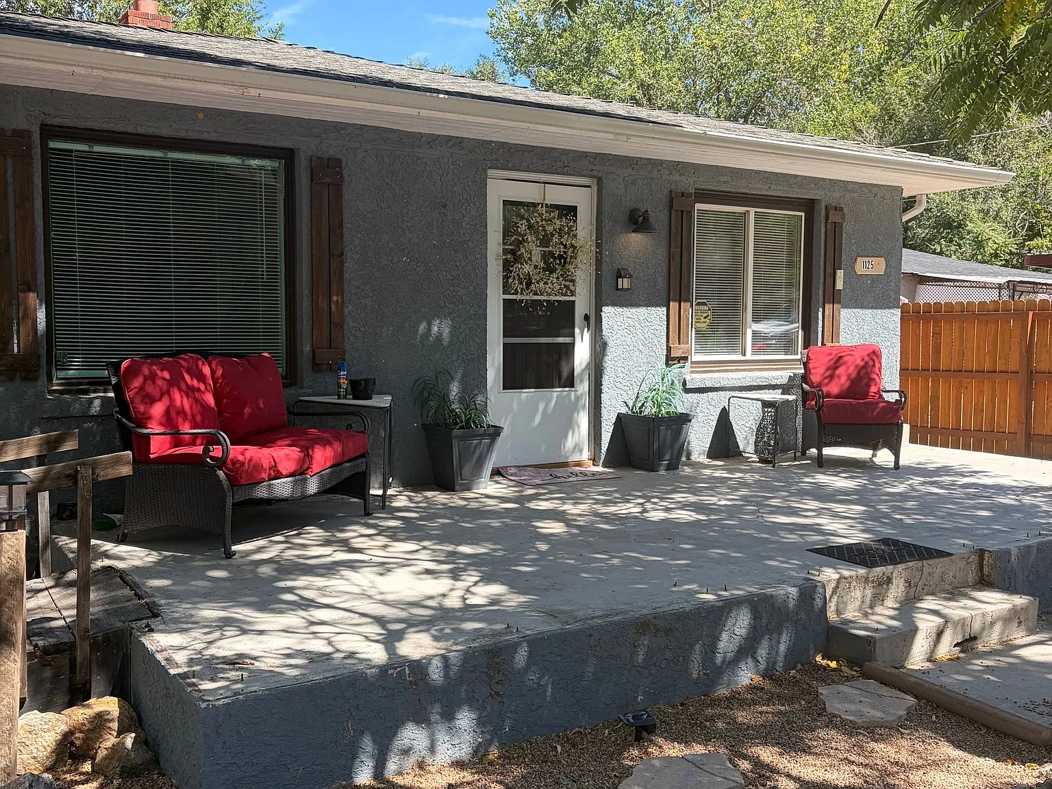 Single family ranch home with full finished basement in quiet neighborhood, fenced yard — Photo 1