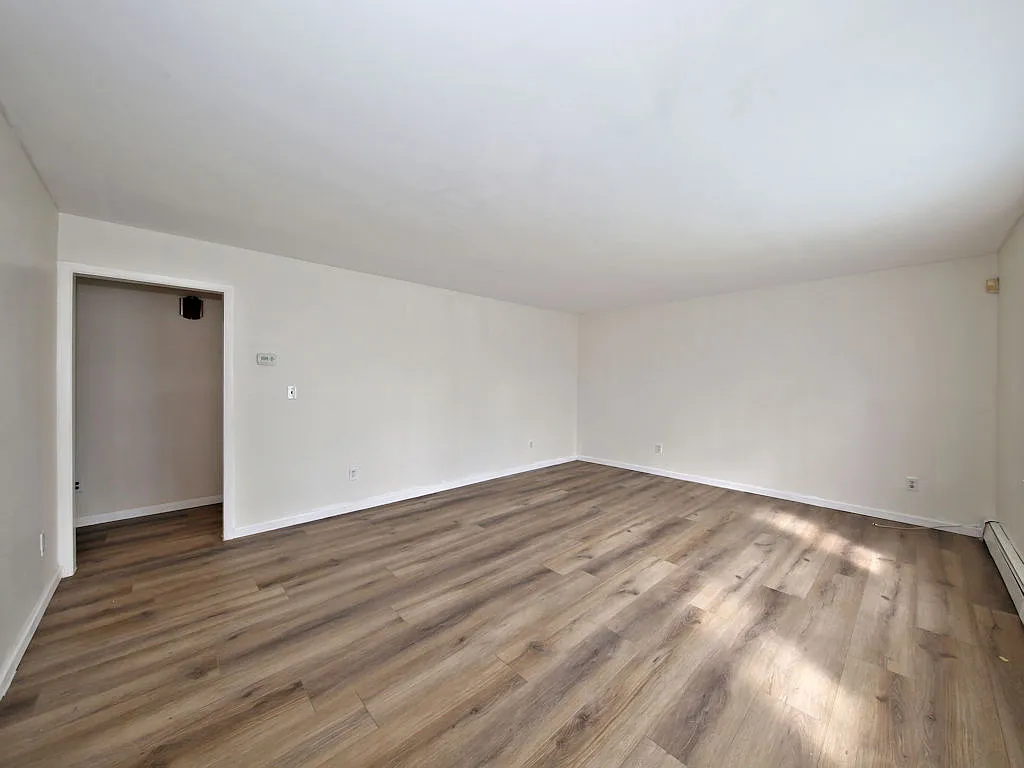 Building Photo - 22 Wyman St #1