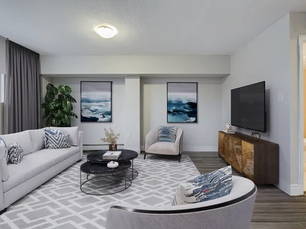 Wellington Place, 125 Wellington St N, Hamilton, ON L8R 3J4