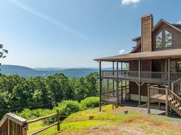 415 Sahkanaga Dr, Murphy, NC 28906