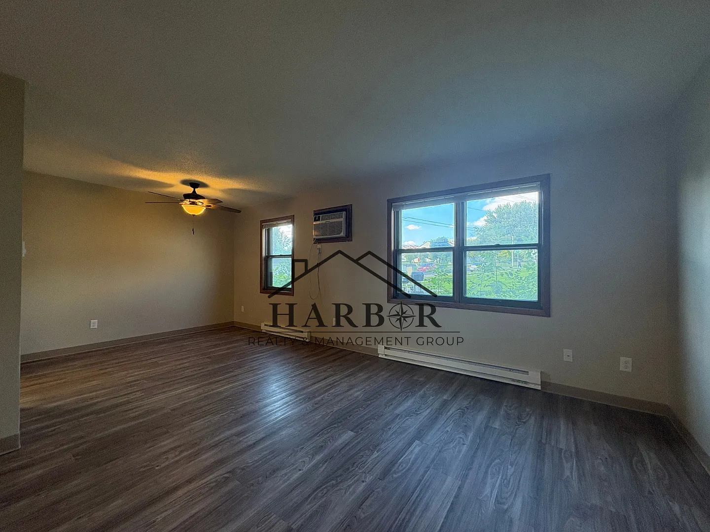 Spacious 2BR Apartment in NW Rochester Pets Welcome! — Photo 3