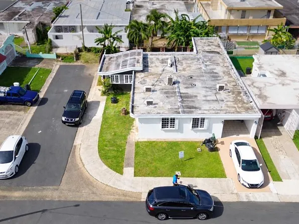 Calle 12 Flamboyan Gdns, Bayamon, PR 00956