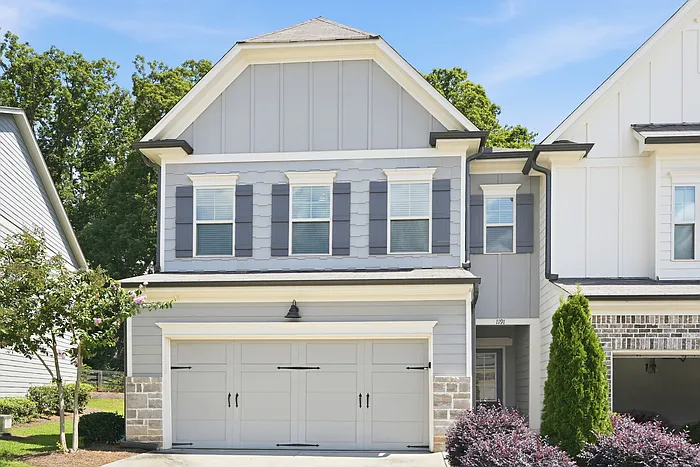 1007 Smoky Mountain Springs Ln NE — Photo 1