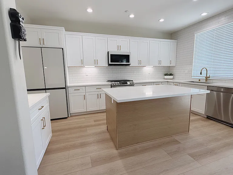 17010 Garden Path Dr — Photo 2