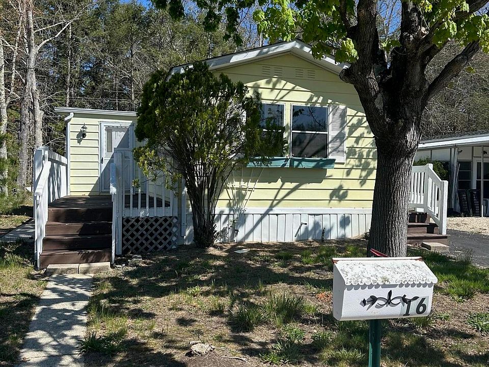 1st image of 16 Maplewood Dr