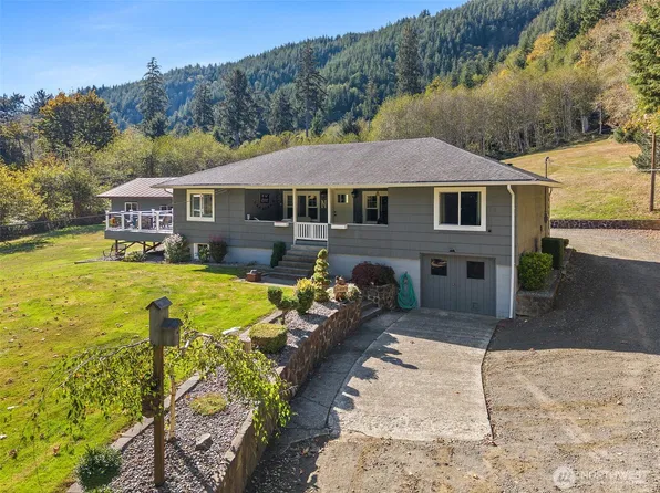 1120 Lombard Street, Raymond, WA 98577