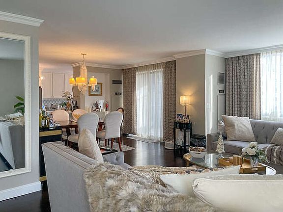 2nd image of 269 Grand Central Pkwy #5D