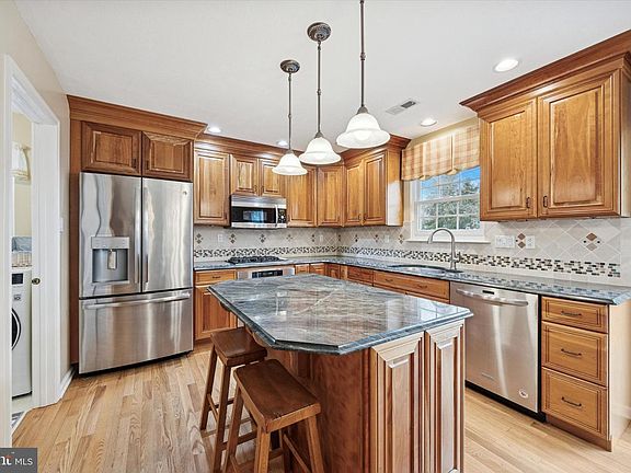 5th image of 1008 Canter Cir