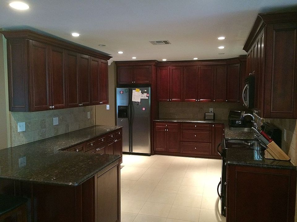 1st image of 99 Oakside Dr
