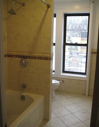 5th image of 352 W 118th St APT 61