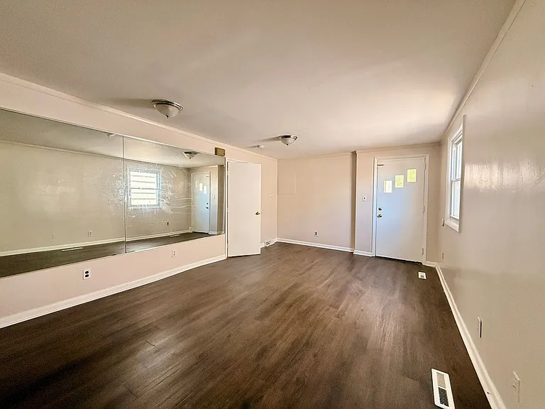 26-28 E Pine St. — Photo 19