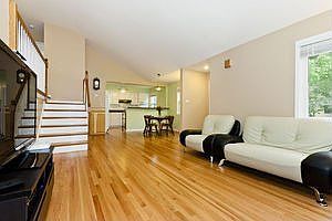 3rd image of 482 E Park Ave