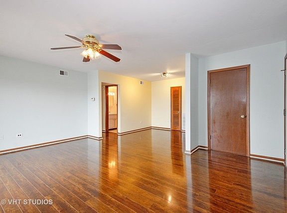 3rd image of 10841 S Keating Ave APT 3NW