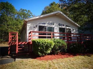 113 Colonial Rd, Plainfield, CT 06374