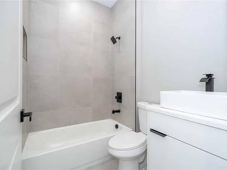 15 Ramblewood St — Photo 44