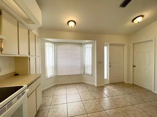 906 Cape Coral Pkwy W — Photo 23