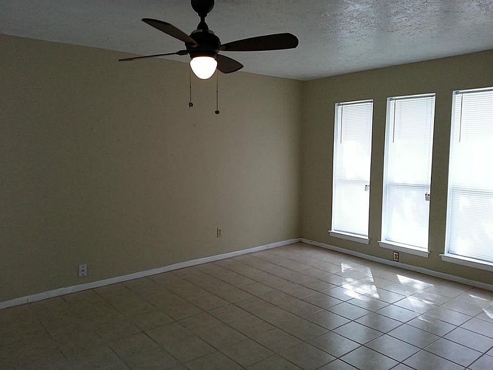 1st image of 7114 Longvine Dr