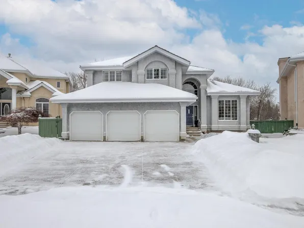 121 Weaver Dr NW, Edmonton, AB T6M 2J3