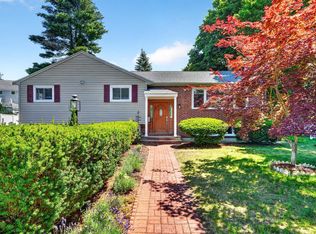 32 Bobolink Rd, Wellesley, MA 02481