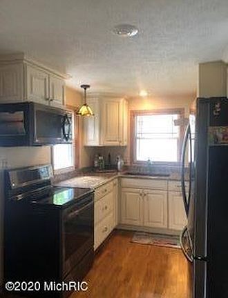 5th image of 61422 Donald Roadway W