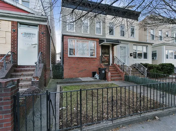 230 E 42nd St, Brooklyn, NY 11203