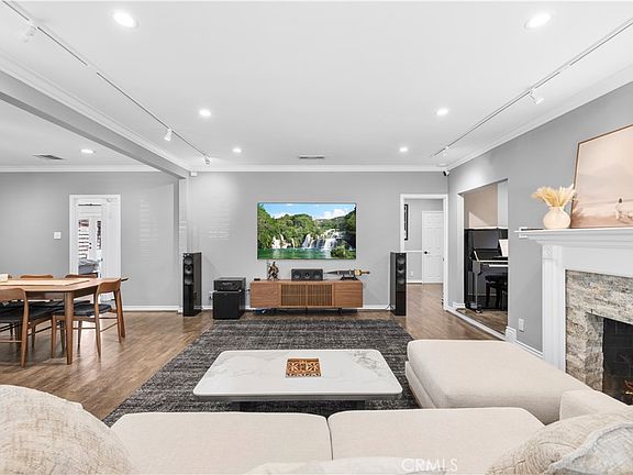 2nd image of 1358 Justin Ave