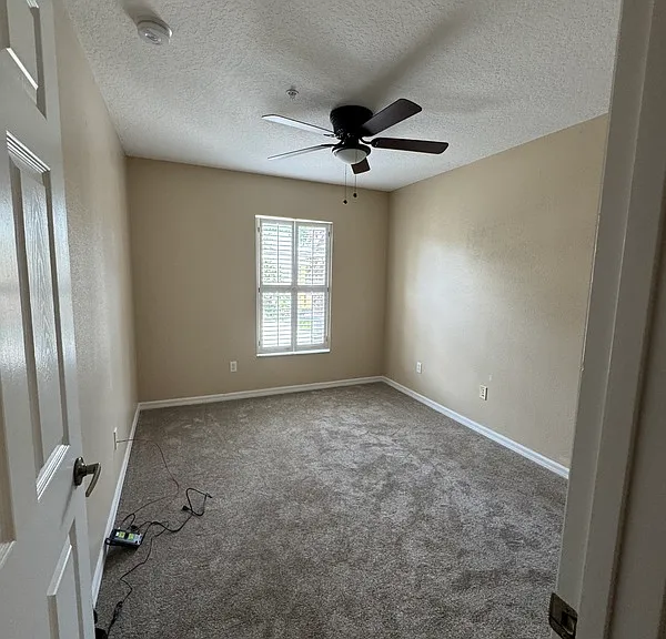 839 Assembly Ct — Photo 27