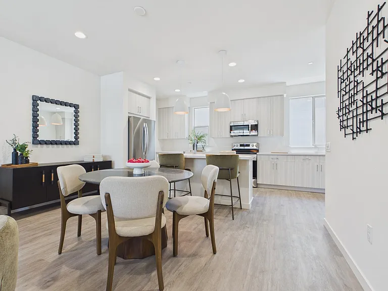 Solaterra Granada Hills — Photo 4